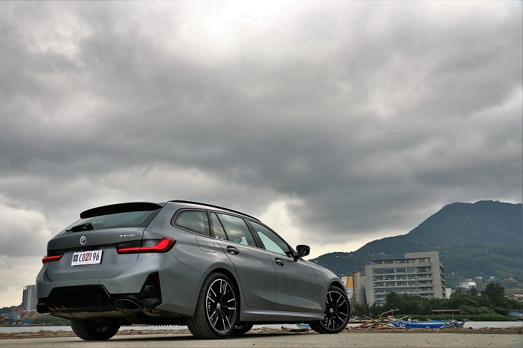 BMW M3 Touring未导入台湾前,M340i Touring绝对是BMW性能旅行车首选,M3 Touring导入台湾,M340i Touring的依旧保有高CP值车款地位。